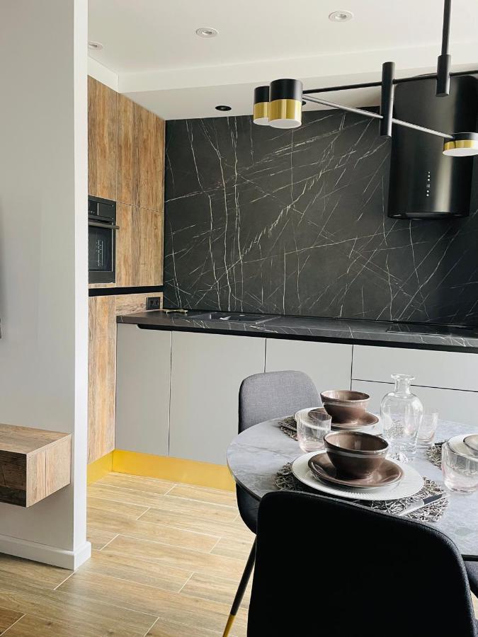 Siauliai 'Four Sisters' Apartment ภายนอก รูปภาพ